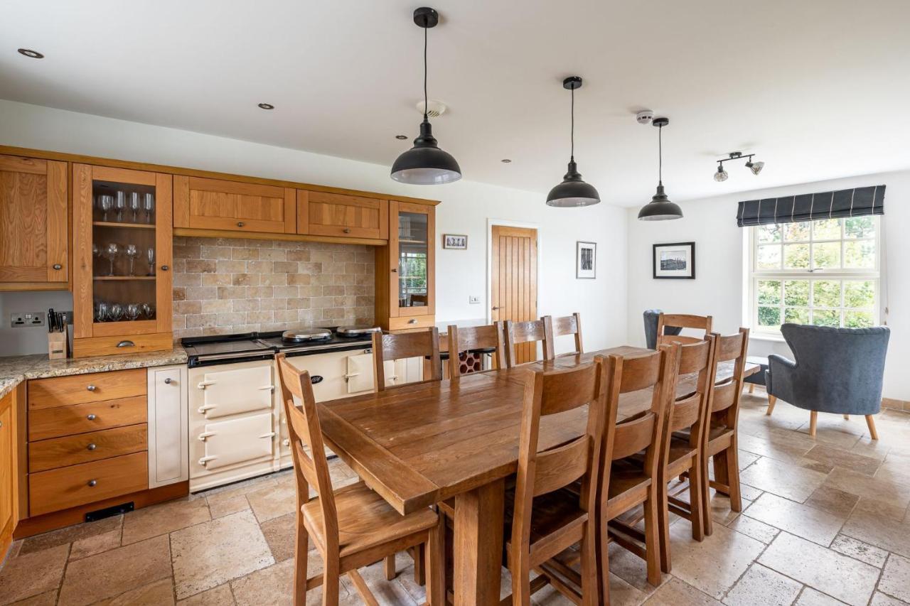 Tinkers Folly Villa Harrogate Eksteriør bilde