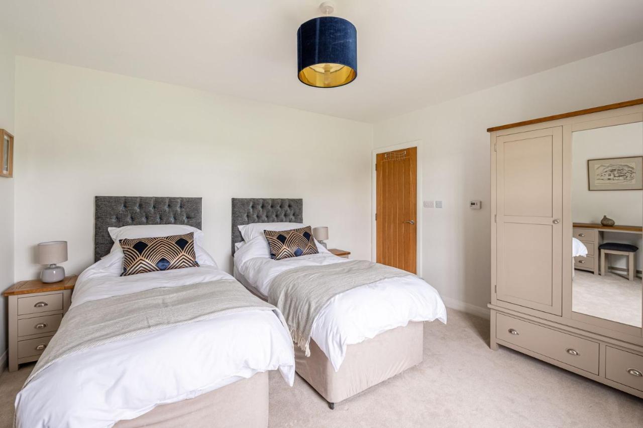 Tinkers Folly Villa Harrogate Eksteriør bilde